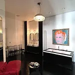 Champs-Élysées Luxe Palace