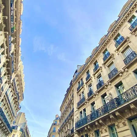 Champs-élysées Luxe Palace
